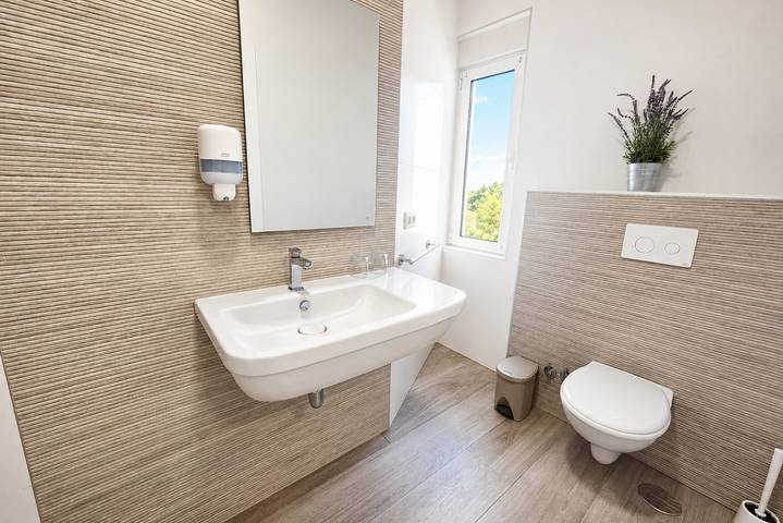 Ganze Wohnung, C27D02 Matrimonial premium Hostería El Capricho in Piélagos, Kantabrische Küste