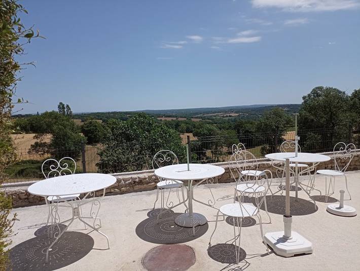 Gîte pour 8 personnes, avec jardin et terrasse dans Séniergues