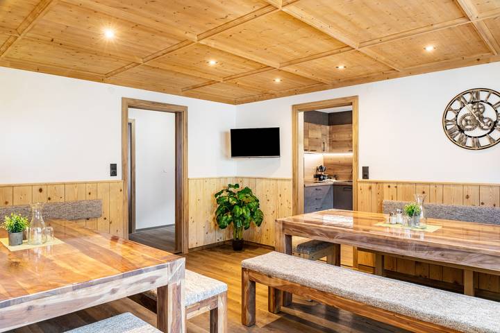 Ferienwohnung für 16 Personen, mit Balkon und Sauna in Ried im Zillertal