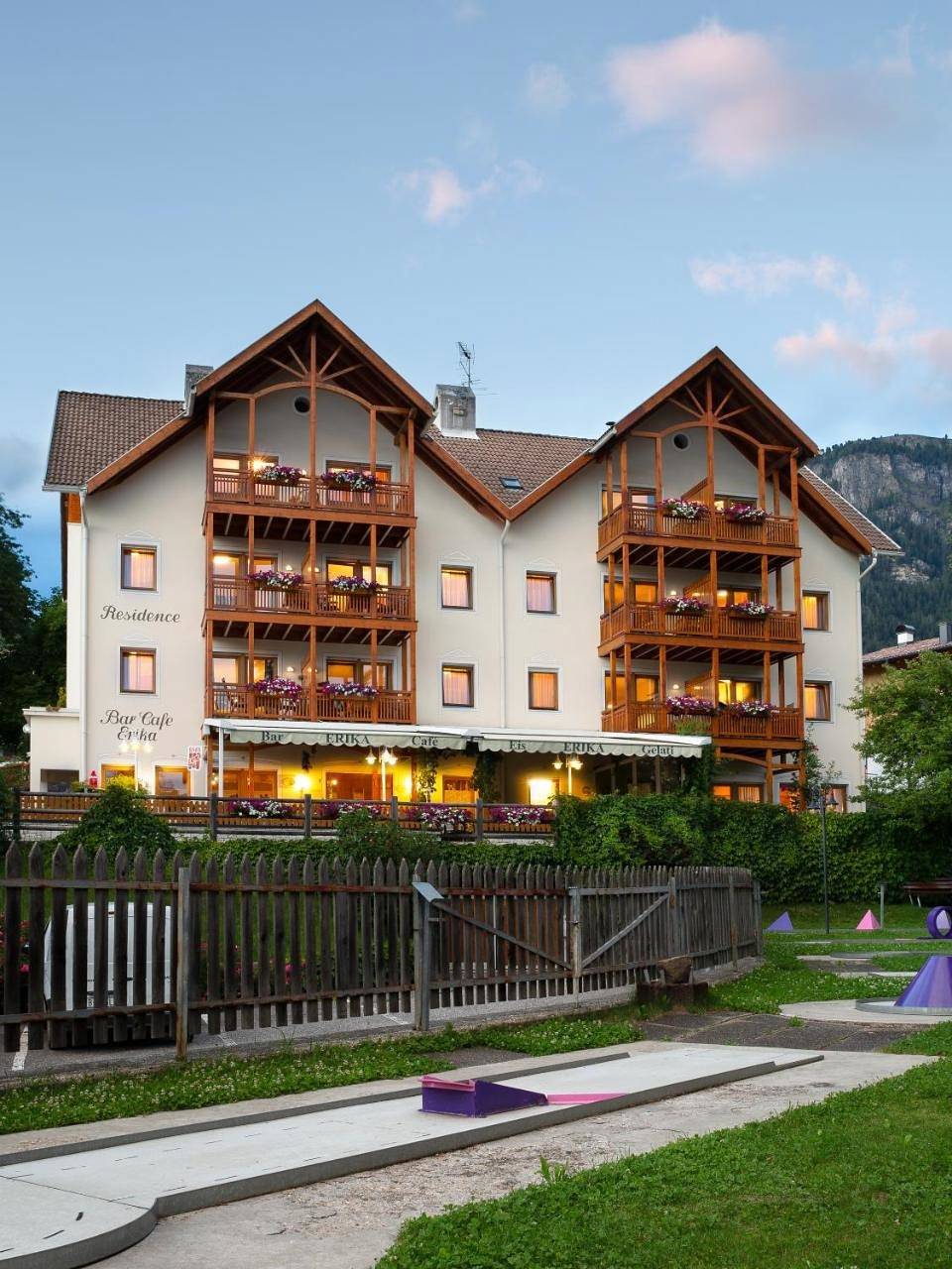 Residence Erika - Apartments, Breakfast & Sauna in Seis am Schlern, Castelrotto