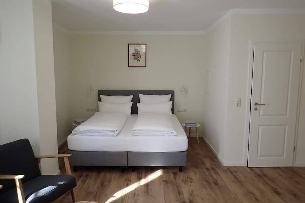 Ganze Wohnung, Studiowohnung \"Kapellenberg\" im alten Weingut in Großkarlbach, Deutsche Weinstraße