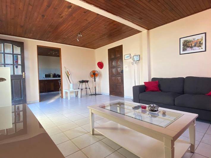 Appartement de vacances pour 4 personnes, avec vue et jardin