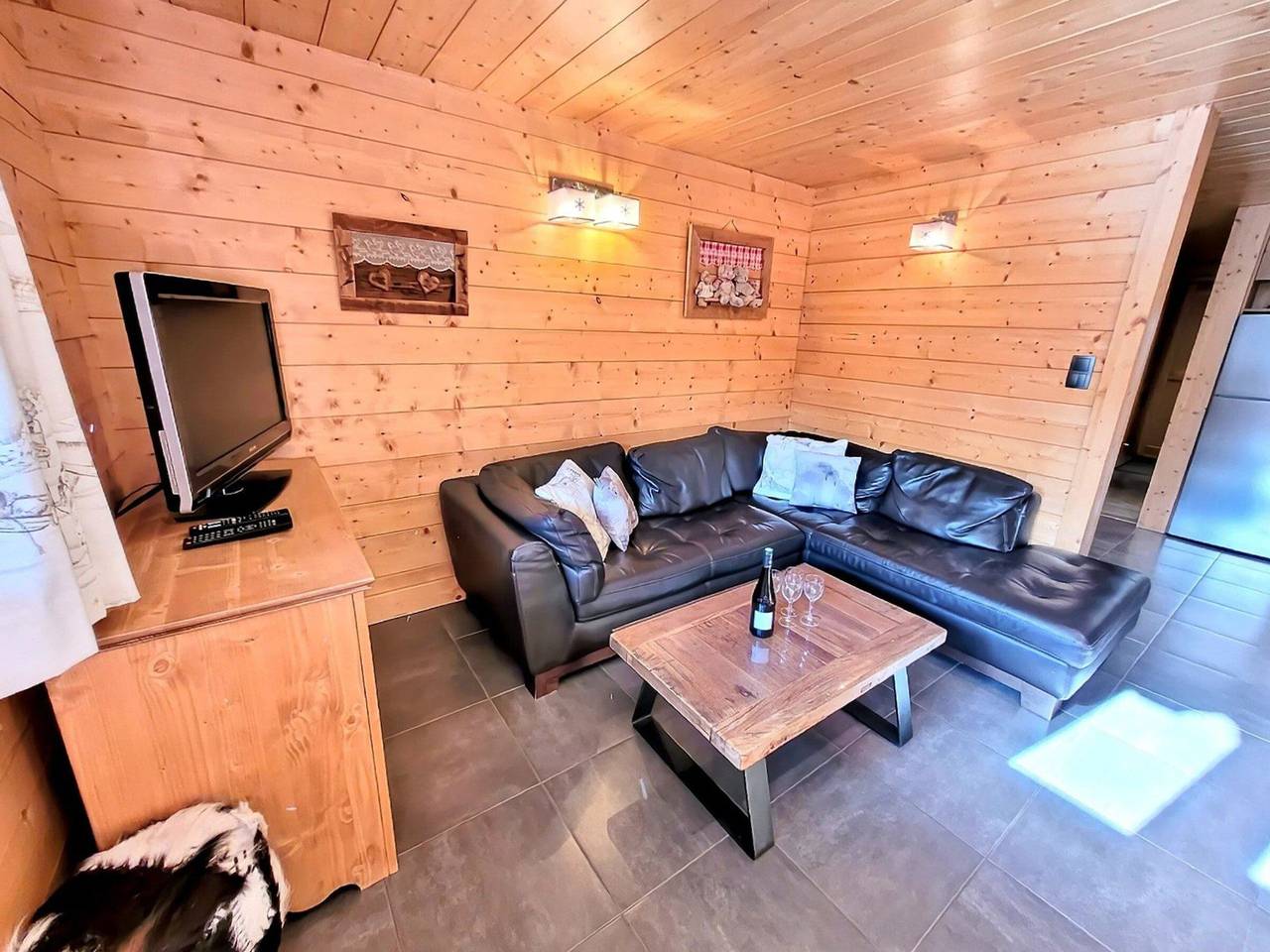 Entire apartment, Spacious T3+cabine in central Les Gets, 7 people, near slopes, comfort in Les Gets, Les Portes du Soleil