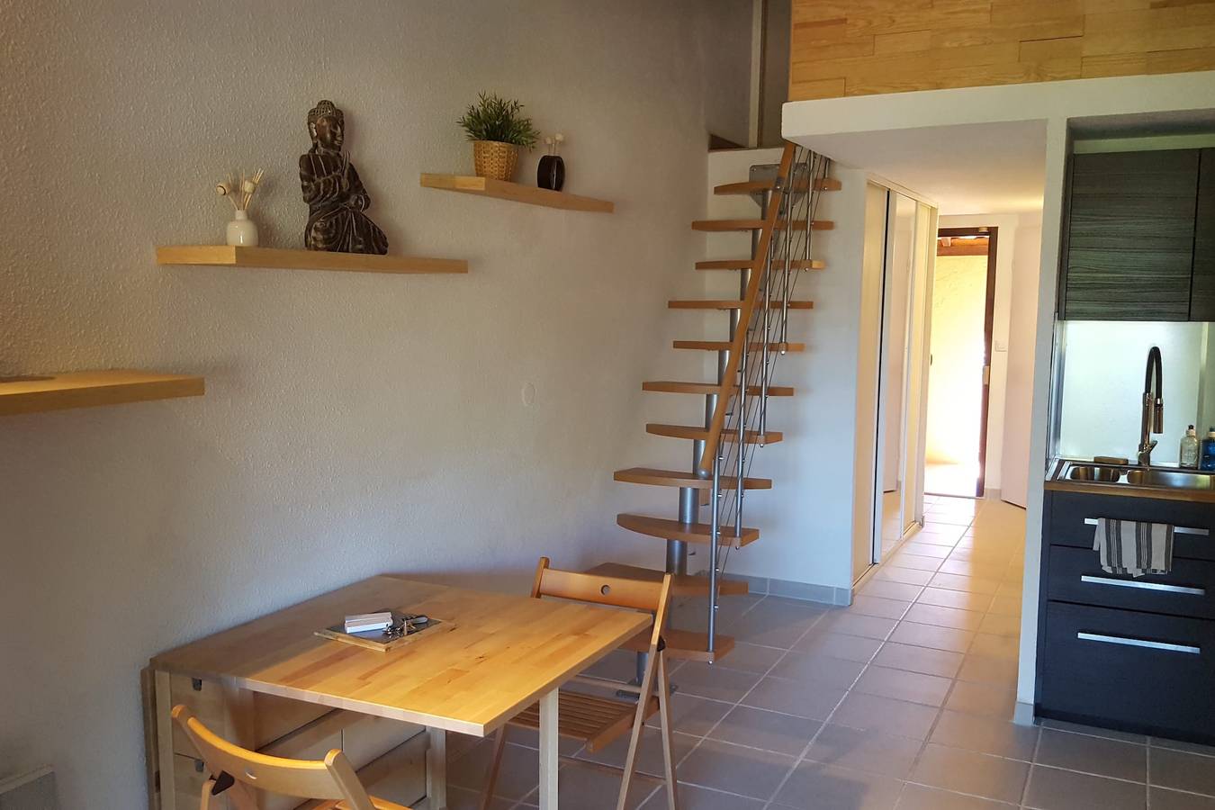 Appartement entier, Appartement avec piscine partagée à Saint-Mandrier in Saint-Mandrier-sur-Mer, Côte méditerranéenne (France)