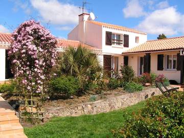 Chambre d’hôte pour 3 personnes, avec jardin et terrasse à Vairé