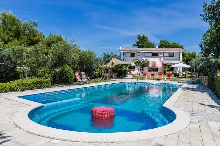 Villa per 8 persone, con Giardino e Piscina ad Alba Adriatica