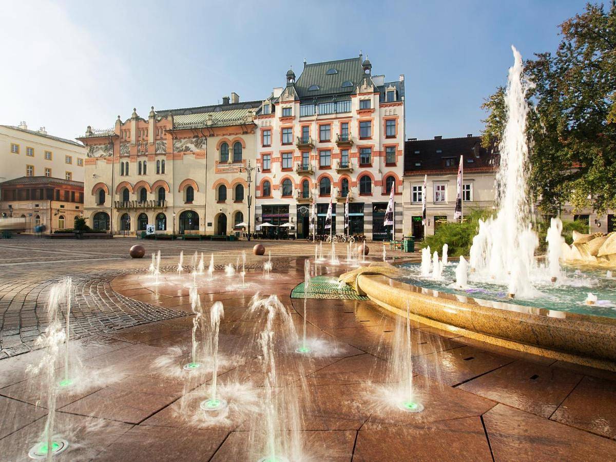 Four-Bedroom Apartment (10 Adults) in Cracovia, Pequeña Polonia (región histórica)