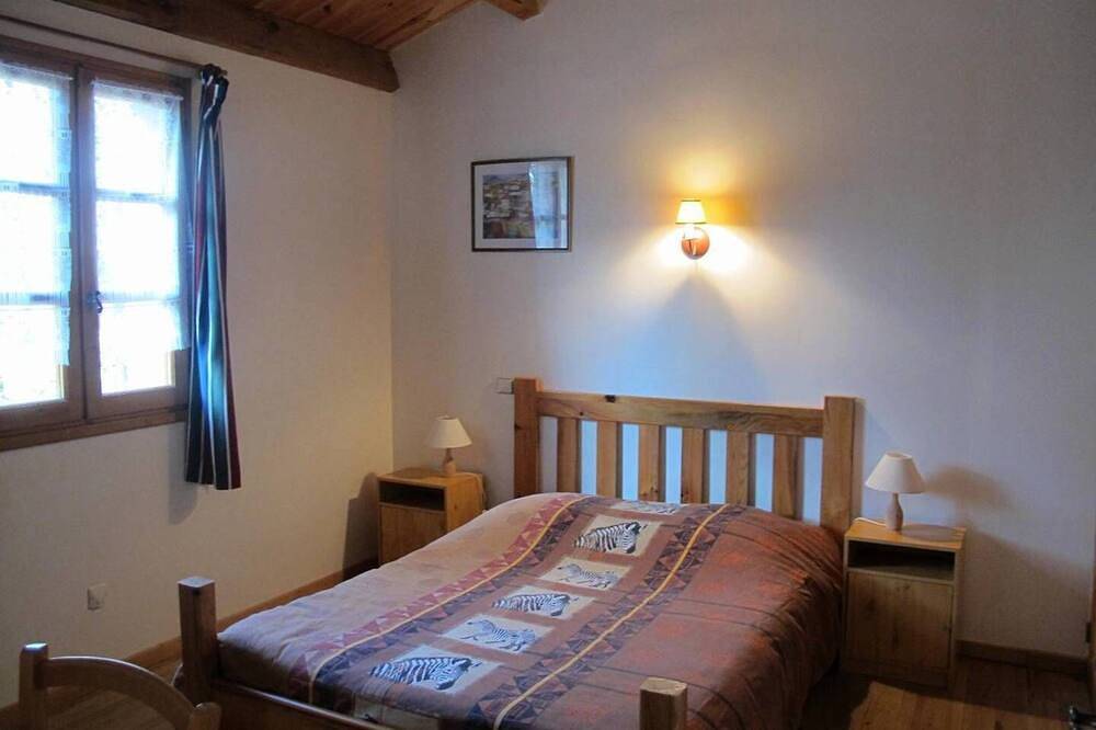 Gîte Le Châtaignier avec piscine privée proche Dordogne in Blanquefort-sur-Briolance, Région de Villeneuve-sur-Lot