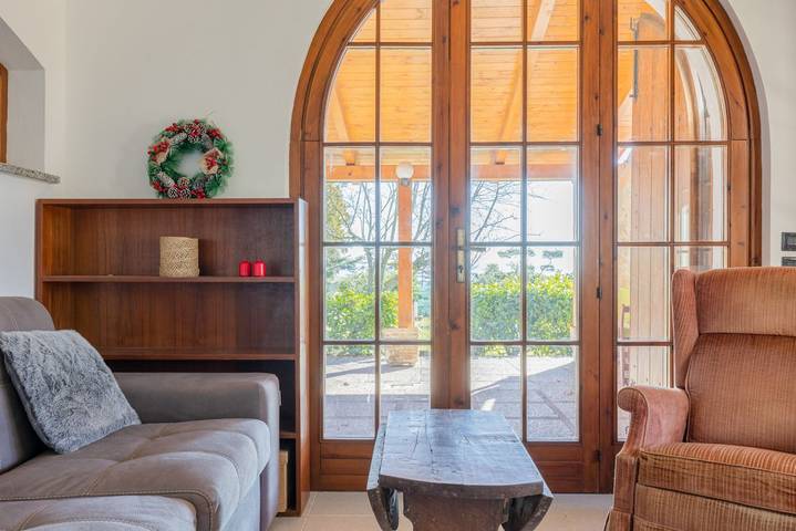 Appartamento intero, Guesthost - Villa Hannah in the hills with panoramic views in Passignano sul Trasimeno, Lago Trasimeno