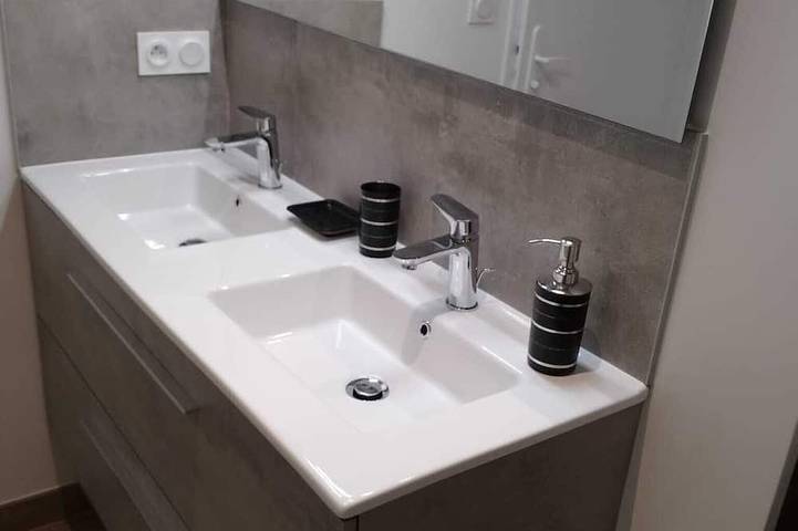 Location de vacances pour 6 personnes, avec terrasse et jardin à Rosières (Ardèche) - 3