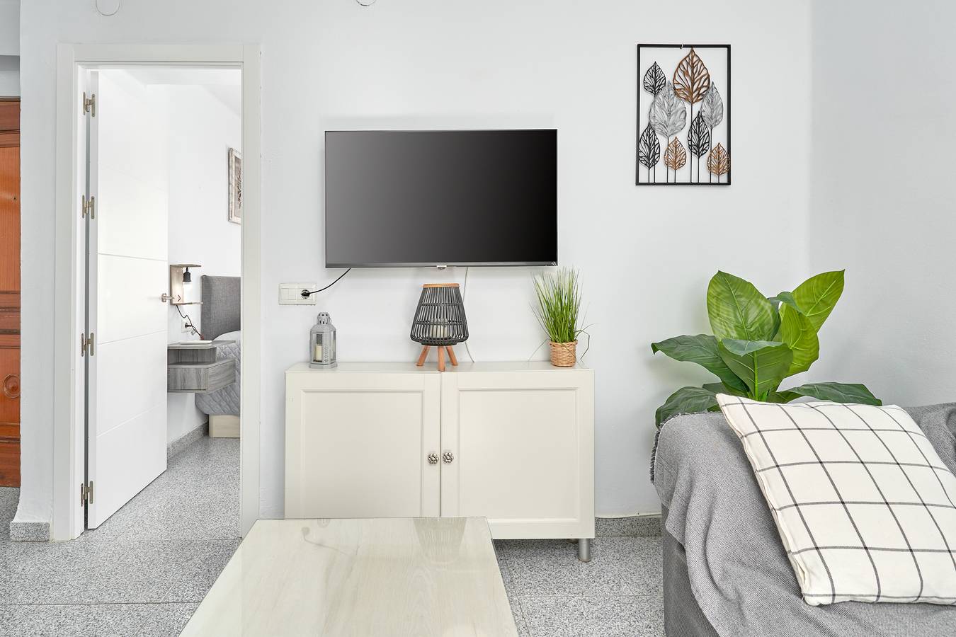 Entire apartment, Apartment "Molina 2" with Mountain View, Terrace & Wi-Fi in Nerja Centre, Nerja