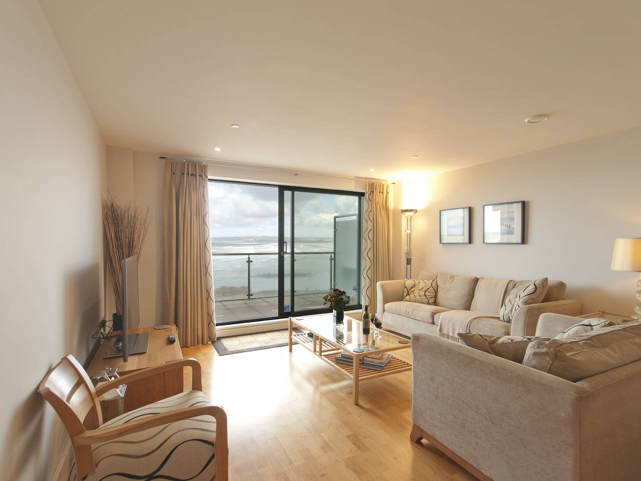 Entire apartment, Sea Side in Westward Ho, Hartland Devon Heritage Coast