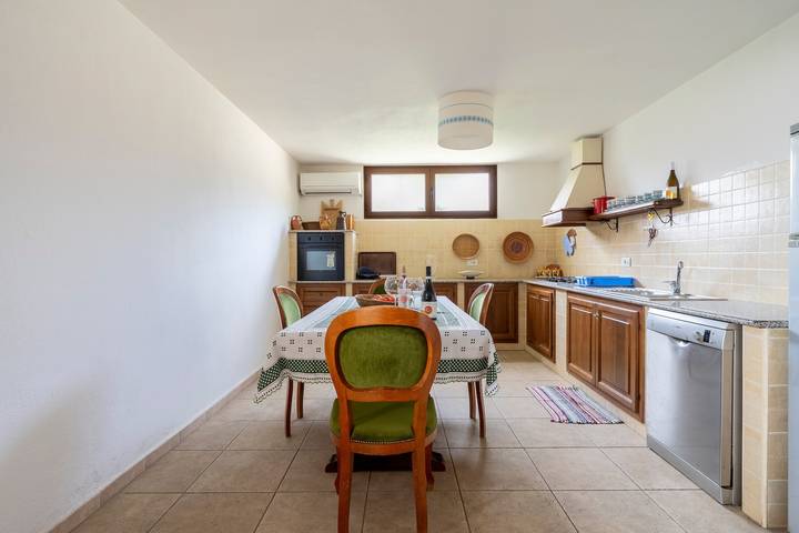Appartement entier, Appartement 'Il Giglio' avec jardin privé, Wi-Fi et climatisation in Cardedu, Province de Ogliastra