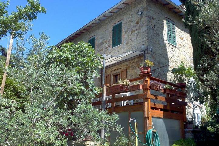 Ferienhaus für 9 Personen, mit Garten und Balkon sowie Whirlpool am Lago Trasimeno