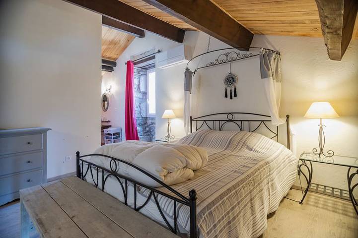 Location de vacances pour 16 personnes, avec Terrasse et Jardin à Labeaume - 2