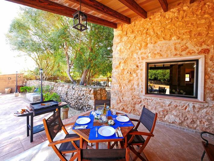 Ferienhaus Son Garbi mit Bergblick, Wlan, Klimaanlage, Pool, Garten, Terrasse und Balkon in Algaida, Mallorca Inselmitte