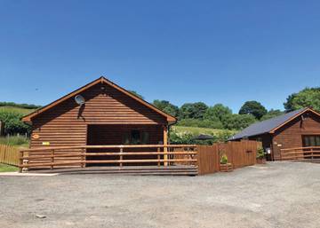 Chalet for 4 People in Mid-Wales, Powys, Photo 2
