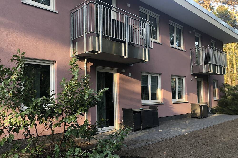 Ganze Wohnung, Ferien-Apartment mit Balkon - Stadtgrenze zu Berlin in Blankenfelde, Blankenfelde-Mahlow