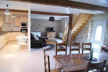 Gîte pour 6 personnes, avec jardin dans Gonneville