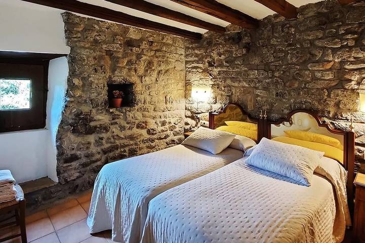 Ländliches Haus in den katalanischen Pyrenäen, Innen- und Außenschwimmbad, in Coll de Nargó, Lleida Provinz
