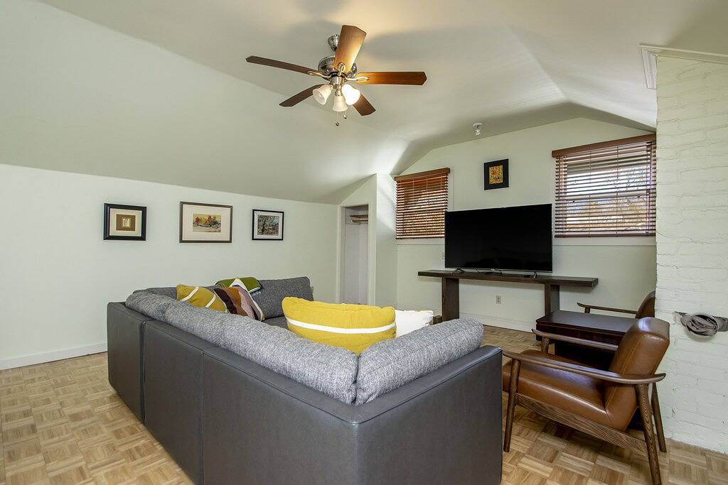 Pet/Family friendly, in/out dining, fenced yard, 30 day min in Little Rock, Arkansas