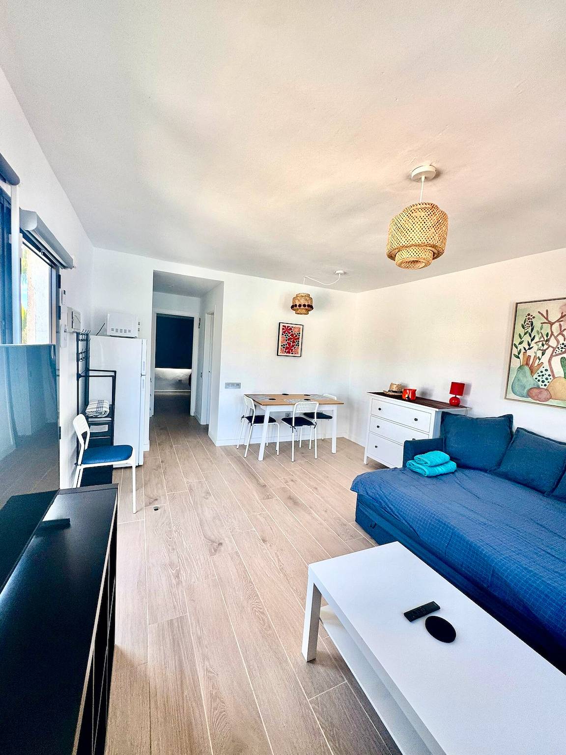 Entire apartment, Vacation Apartment 'Brisa Azul' with Shared Pool, Private Terrace and Wi-Fi in Corralejo, La Oliva