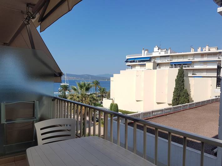 Gîte pour 3 personnes, avec balcon dans Plage Veillat Saint Raphael