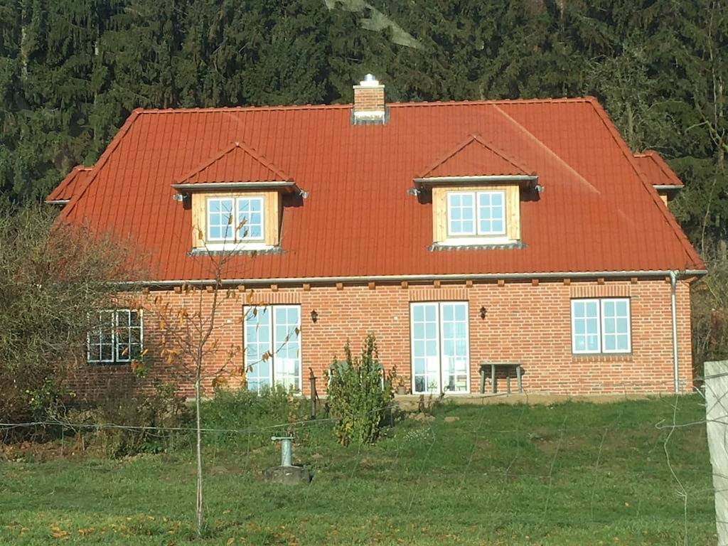 Ferienhaus in Wensin mit Schwimmbecken in Wensin, Südliche Ostseeküste