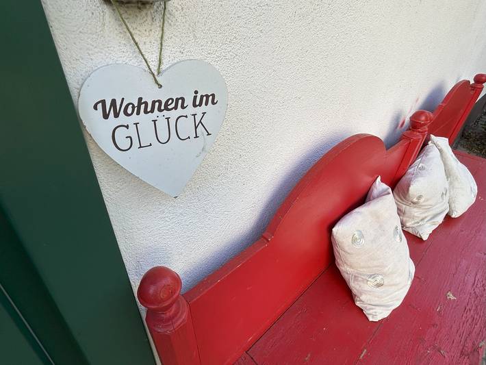 Ganze Wohnung, Ferienwohnung Wohnen und Kunst - Erdgeschoßwohnung im Fachwerkhaus mit Freisitz für 4 Personen in Bad Rodach, Oberes Maintal - Coburger Land
