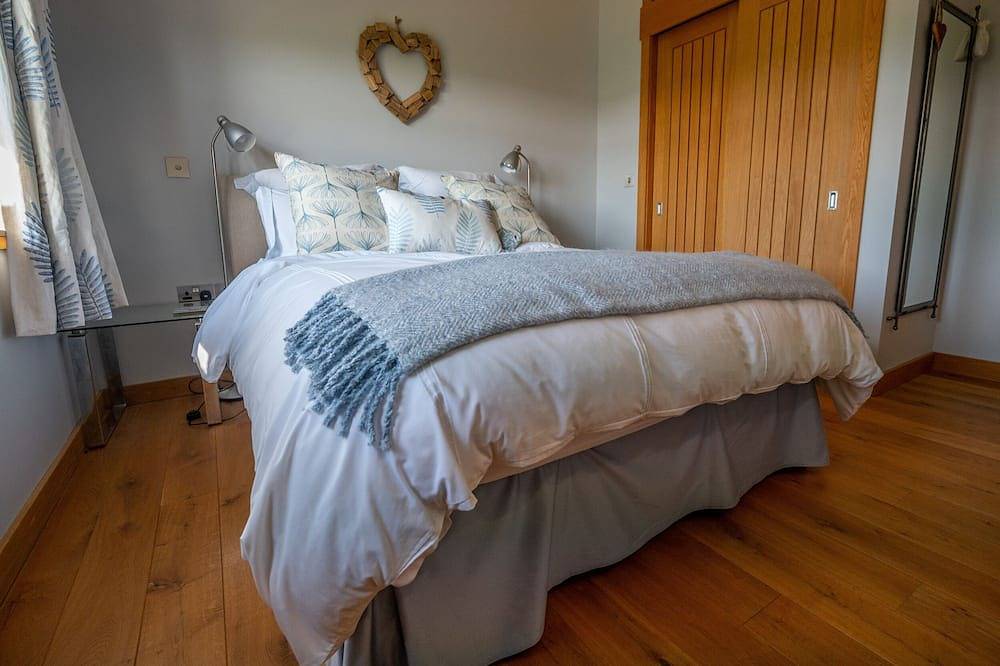 The Steading, pet friendly, country holiday cottage in Longhope in Orkney Islands
