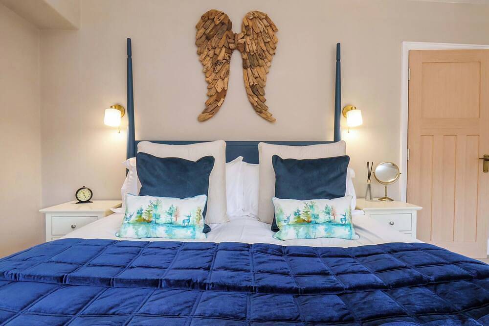 16 High Street, pet friendly, luxury holiday cottage in Scalby in Scarborough, North York Moors National Park