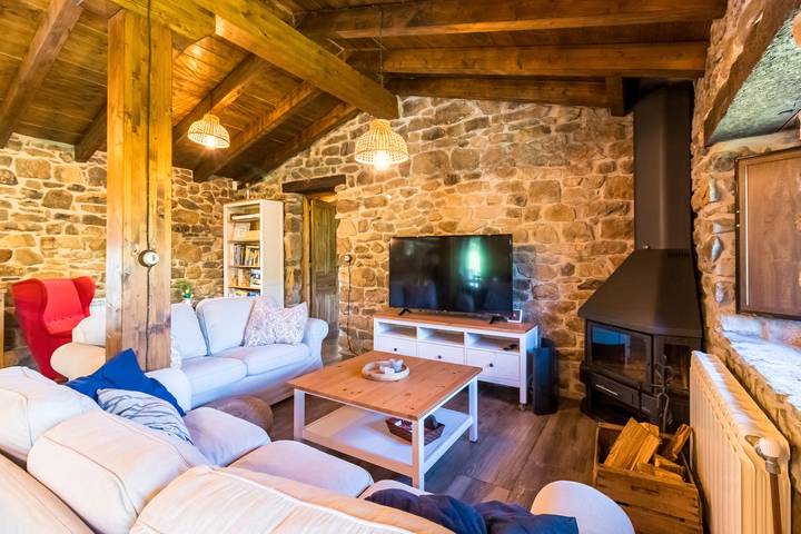 Casa rural para 13 personas, con jardín, Se admiten mascotas en Cantabria - 4