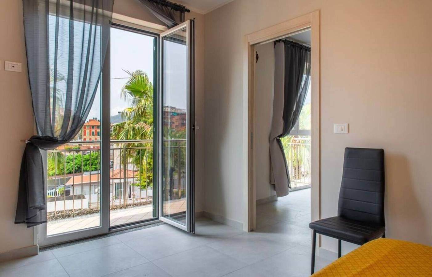 Apartamento entero, Apartamento 'Tramontana' con terraza privada, Wi-Fi y aire acondicionado in Loano, Riviera di Ponente
