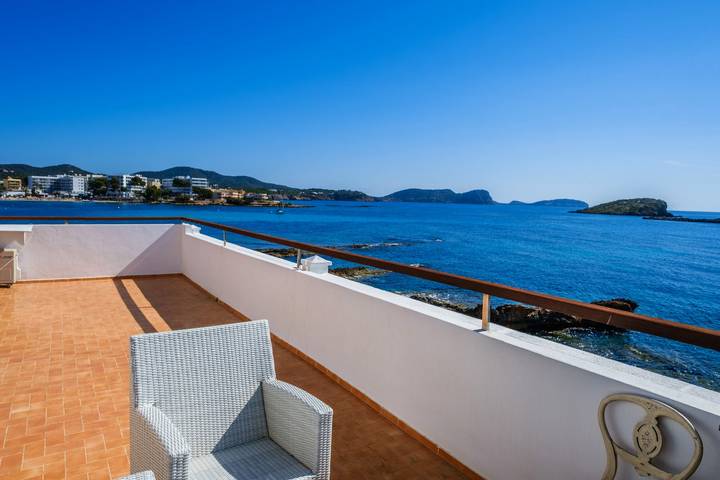 Villa voor 10 personen met balkon in Es Canar, Santa Eulària des Riu