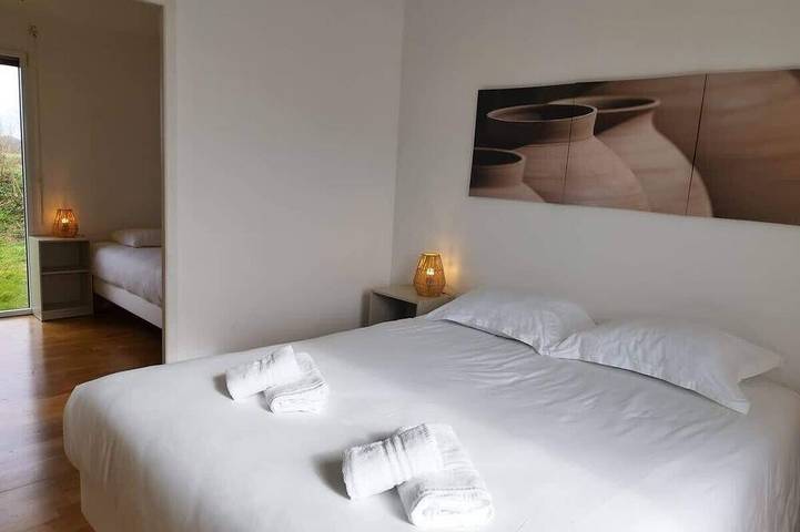 Gîte pour 8 personnes, avec jardin et balcon, animaux acceptés à Lannilis - 4