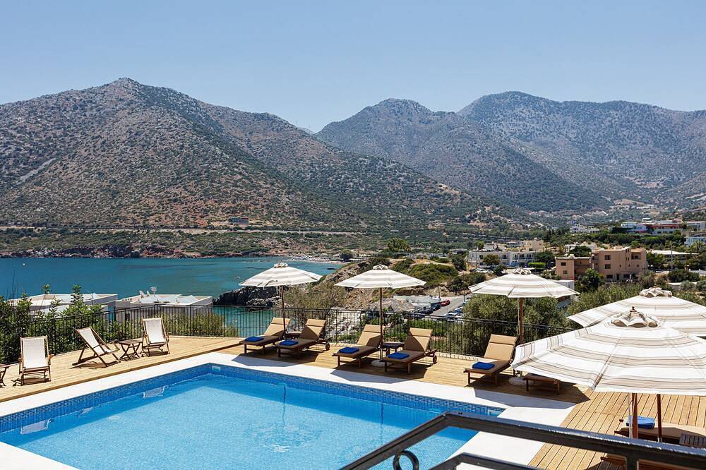 The White House of Bali, an outstanding Seaview villa, a w/private pool (14pax) in Bali (Crète), Région de Réthymnon