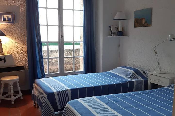 Location de vacances pour 5 personnes, avec balcon et piscine dans Plage de Gigaro - 3