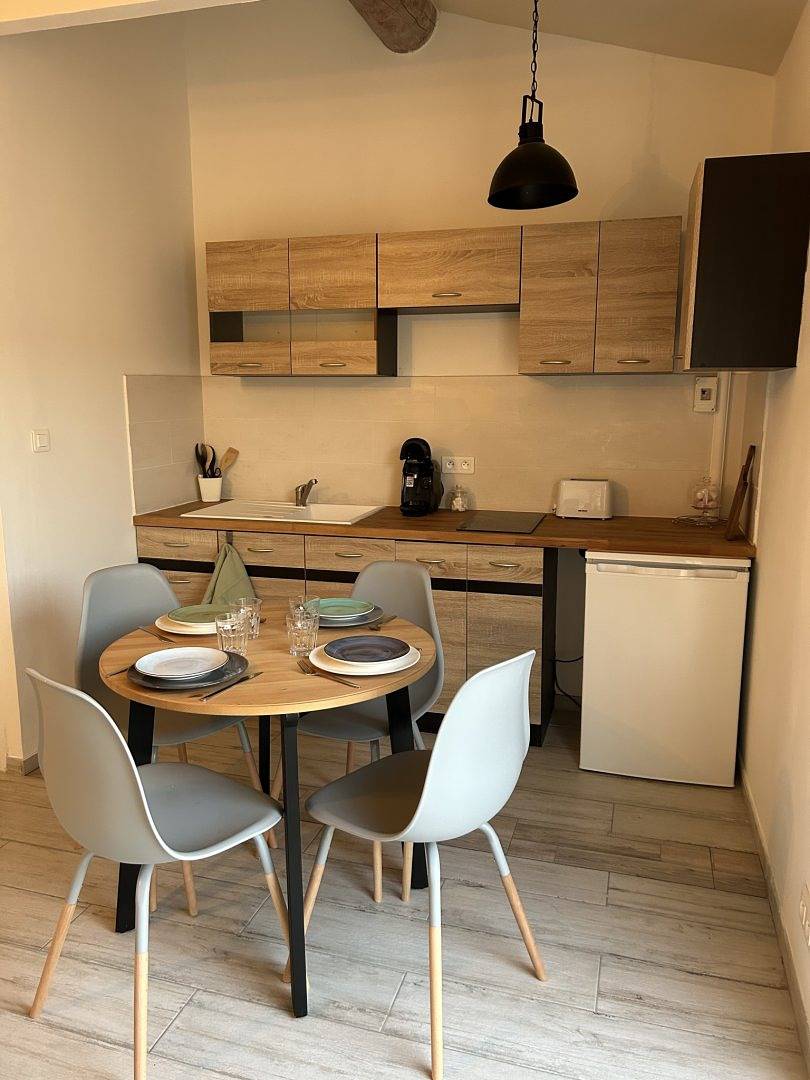 Studio entier, Studio cosy avec jardin, climatisation & charme provençal in L'Isle-sur-la-Sorgue, Vaucluse