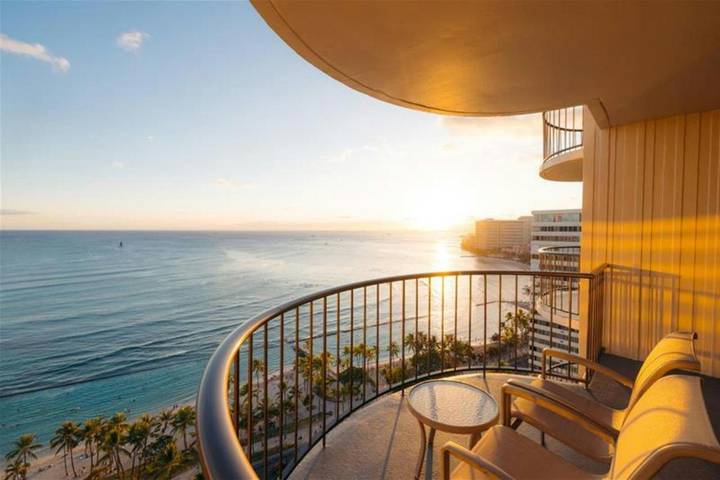 Bungalow para 4 personas, con piscina además de jacuzzi y balcón en Oahu