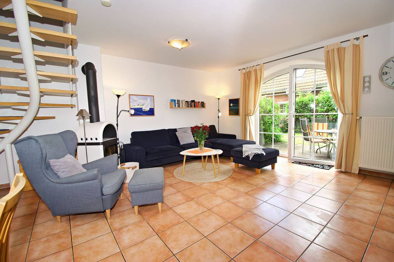 Ferienhaus Bente in Norden-Norddeich: Kamin, Garten & Platz für bis zu 6 Gäste in Norden, Norden und Umgebung