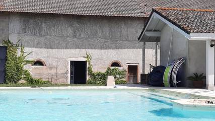 Gîte pour 10 personnes, avec piscine ainsi que jardin et terrasse à Marlieux