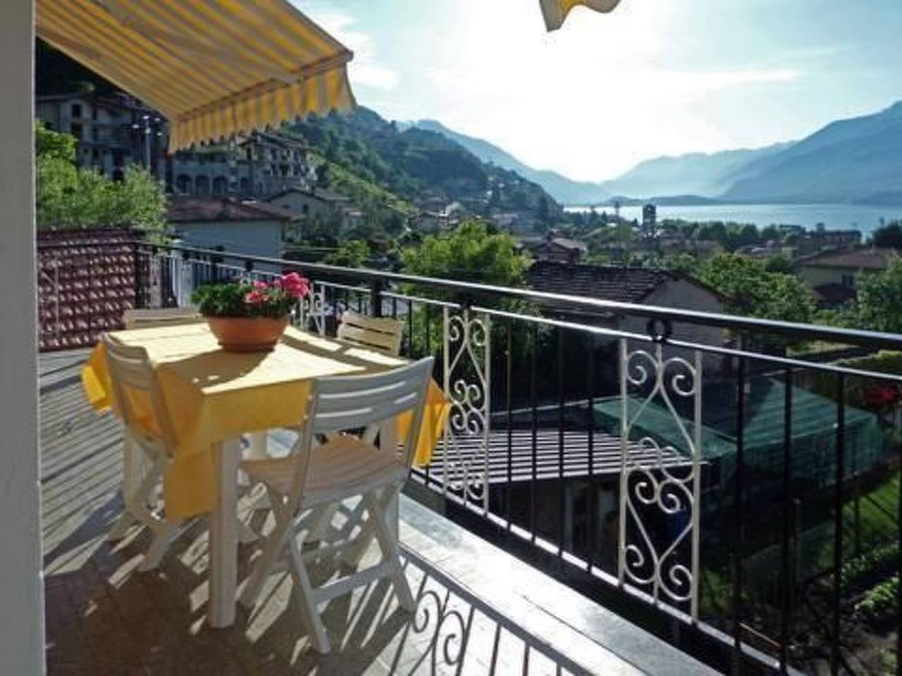 Ganze Wohnung, Wohnung 'Eugenia' mit Wasserblick in Gravedona, Gravedona ed Uniti