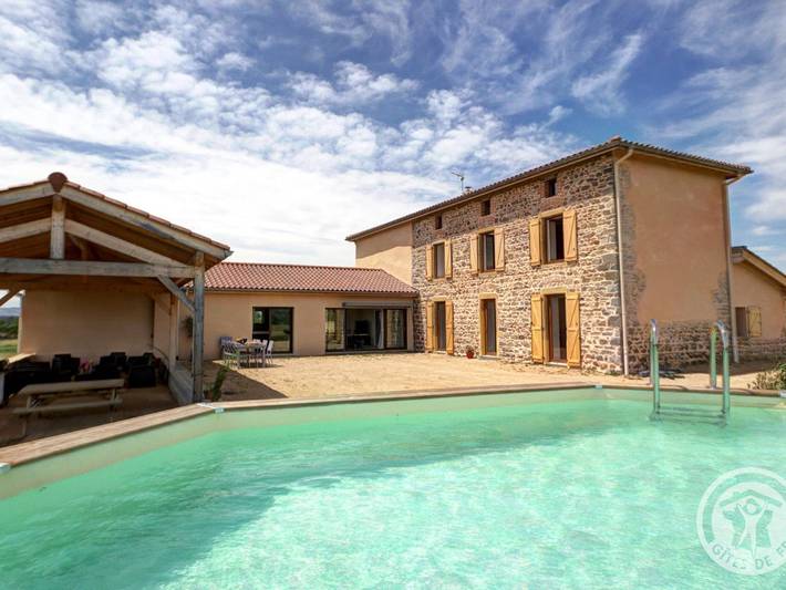 Gîte pour 12 personnes, avec Jacuzzi et Terrasse ainsi que Jardin et Piscine