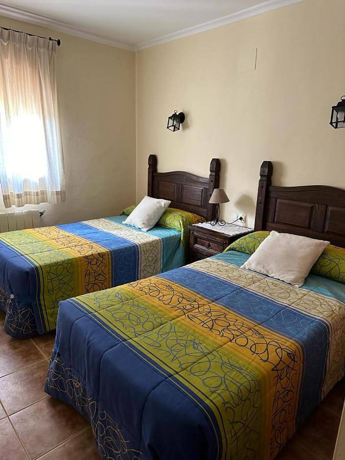 Casa rural para 8 personas, con jardín además de piscina y vistas en Yeste - 3