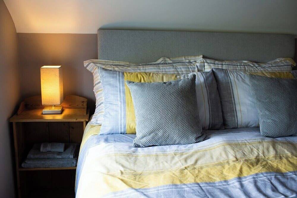 Cheerful two bedroom cottage with field views in Framlingham, Suffolk