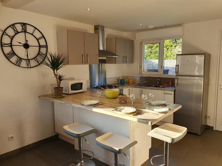 Location de vacances pour 6 personnes, avec piscine et terrasse ainsi que vue et jardin, adapté aux familles à Tosse - 3