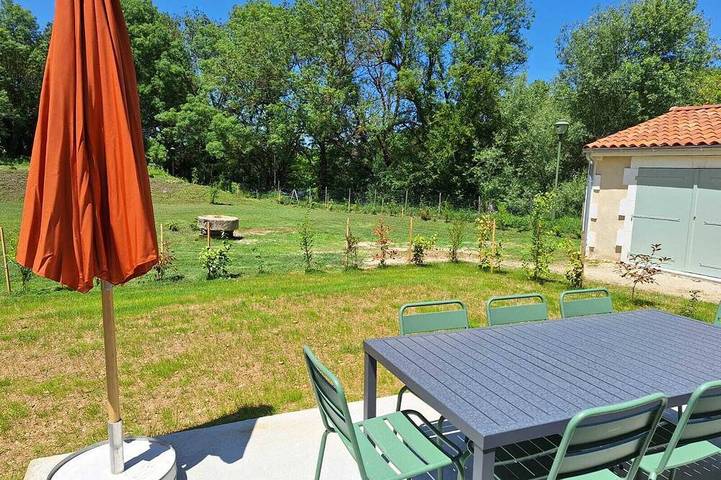 Location de vacances pour 26 personnes, avec jardin et terrasse à Châteauneuf-sur-Charente - 4