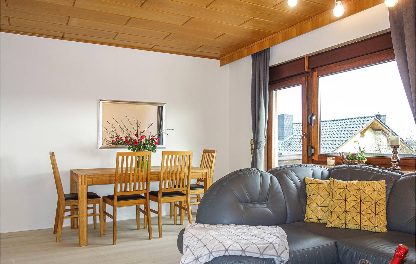Ganze Ferienwohnung, Densberg City Center Wohnung mit Parkplatz & Terrasse in Jesberg, Schwalm-Eder-Kreis