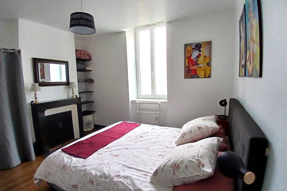 Appartement entier, Appartement de 38m² refait à neuf avec jardin privatif in Moulins, Allier
