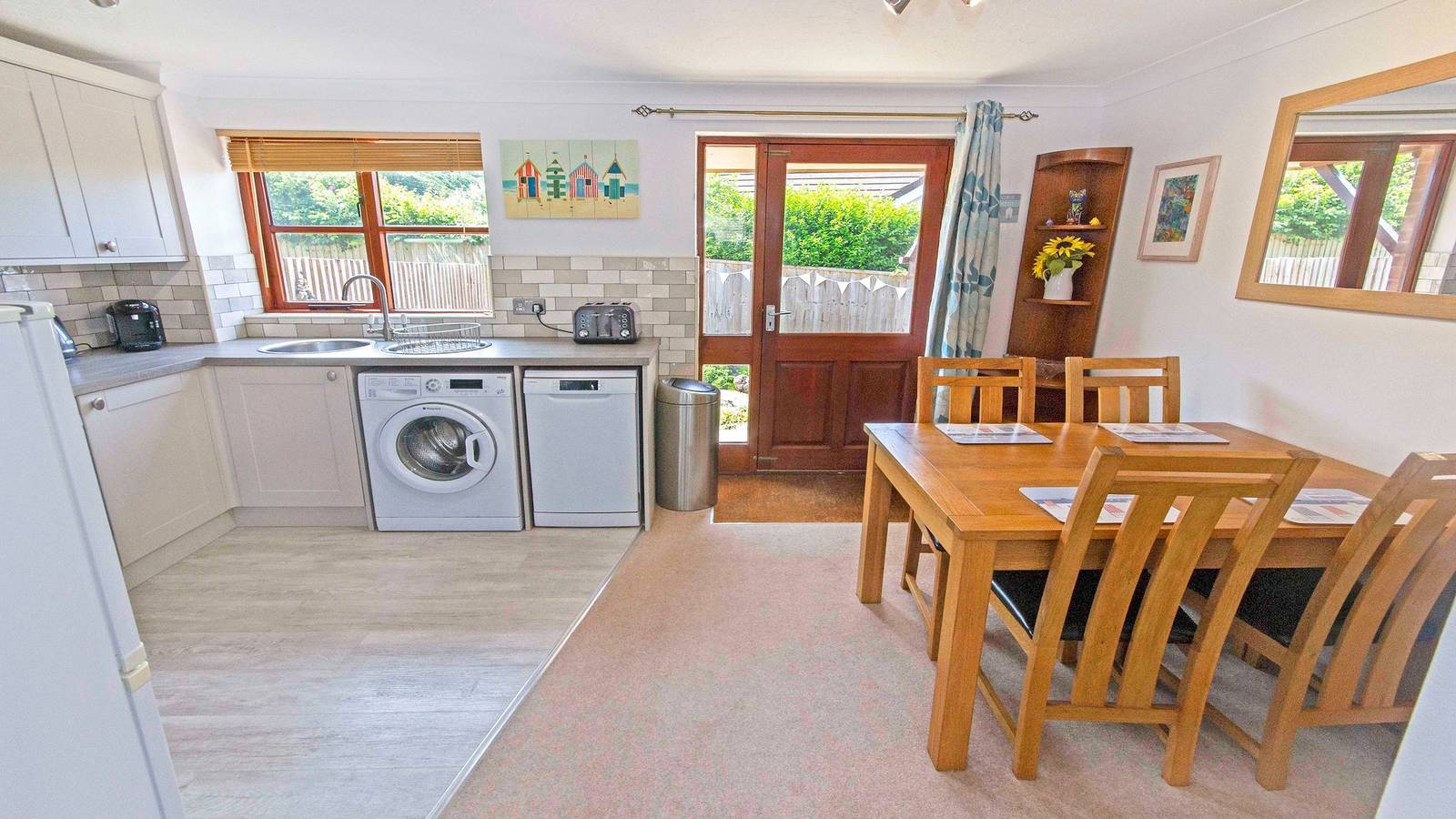 Cockleshell Croyde | Sleeps 4 | By the Seaside in Croyde, Devon